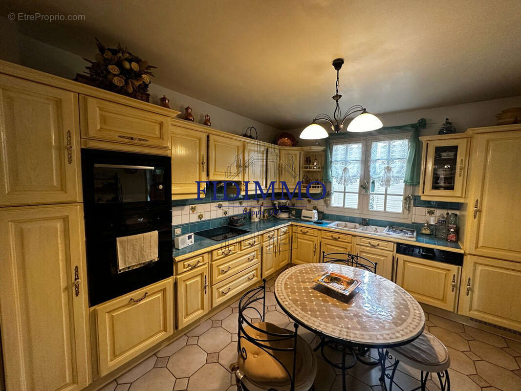 Maison à CHENNEVIERES-SUR-MARNE