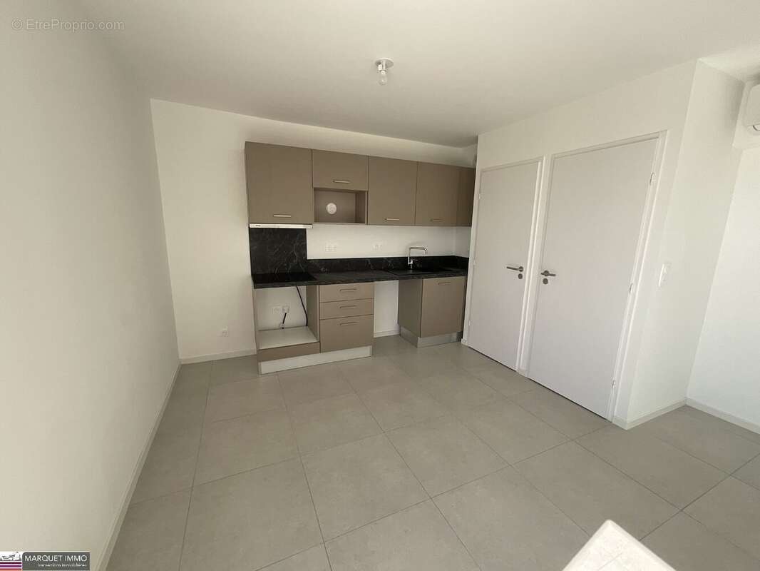 Appartement à SAUVIAN