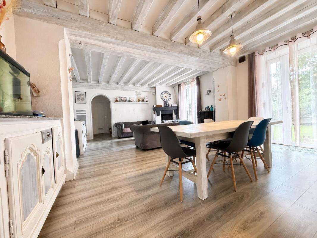 Maison à CHAUMES-EN-BRIE