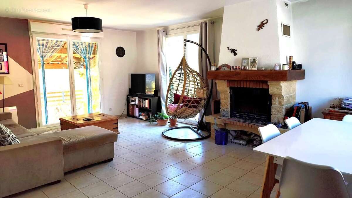 Maison plain-pied 97 m² - Terrain 2107 m² - photo 7