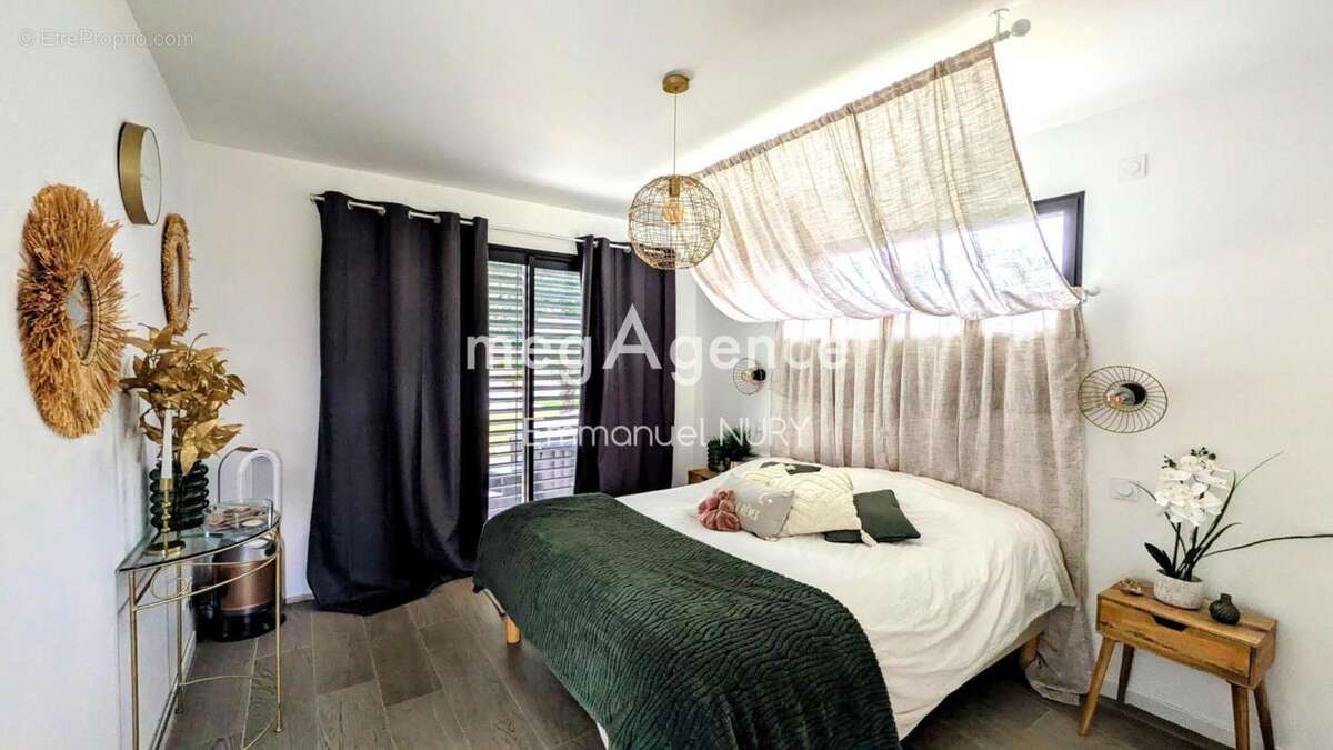 Maison à FONTAINES-SAINT-MARTIN