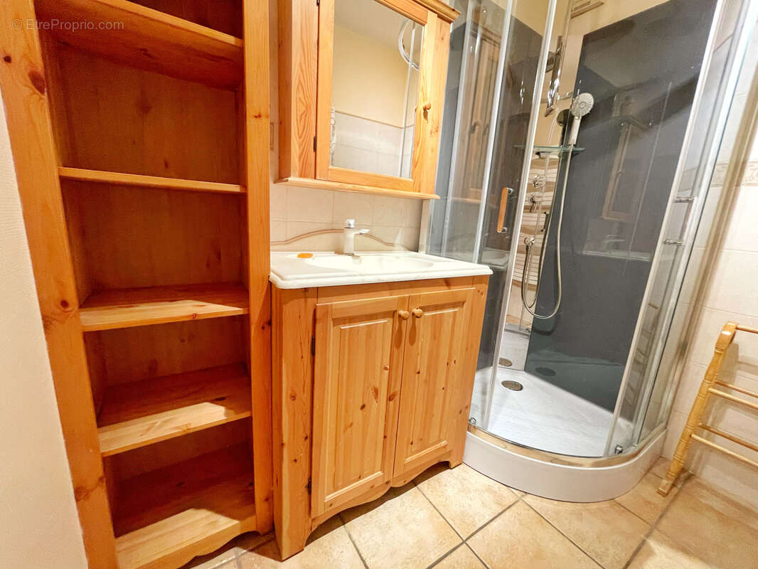 Appartement à SAINT-GENIS-LAVAL
