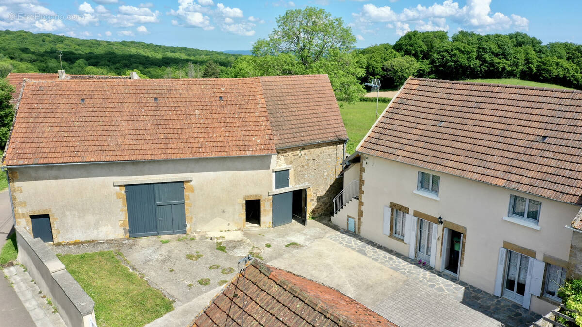 Maison à DOMECY-SUR-CURE
