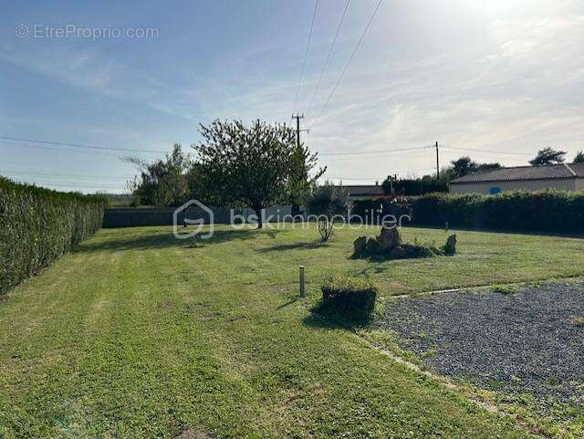 Maison de plain-pied sur grand terrain à Meursac - photo 12