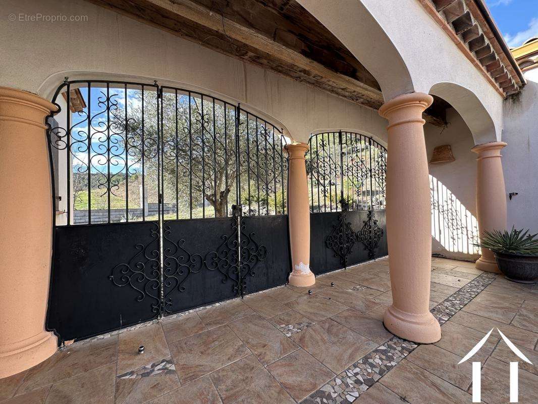 Maison à SAINT-CHINIAN