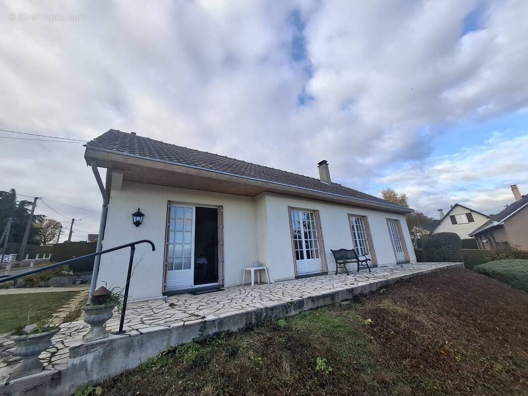 Maison à LA BONNEVILLE-SUR-ITON