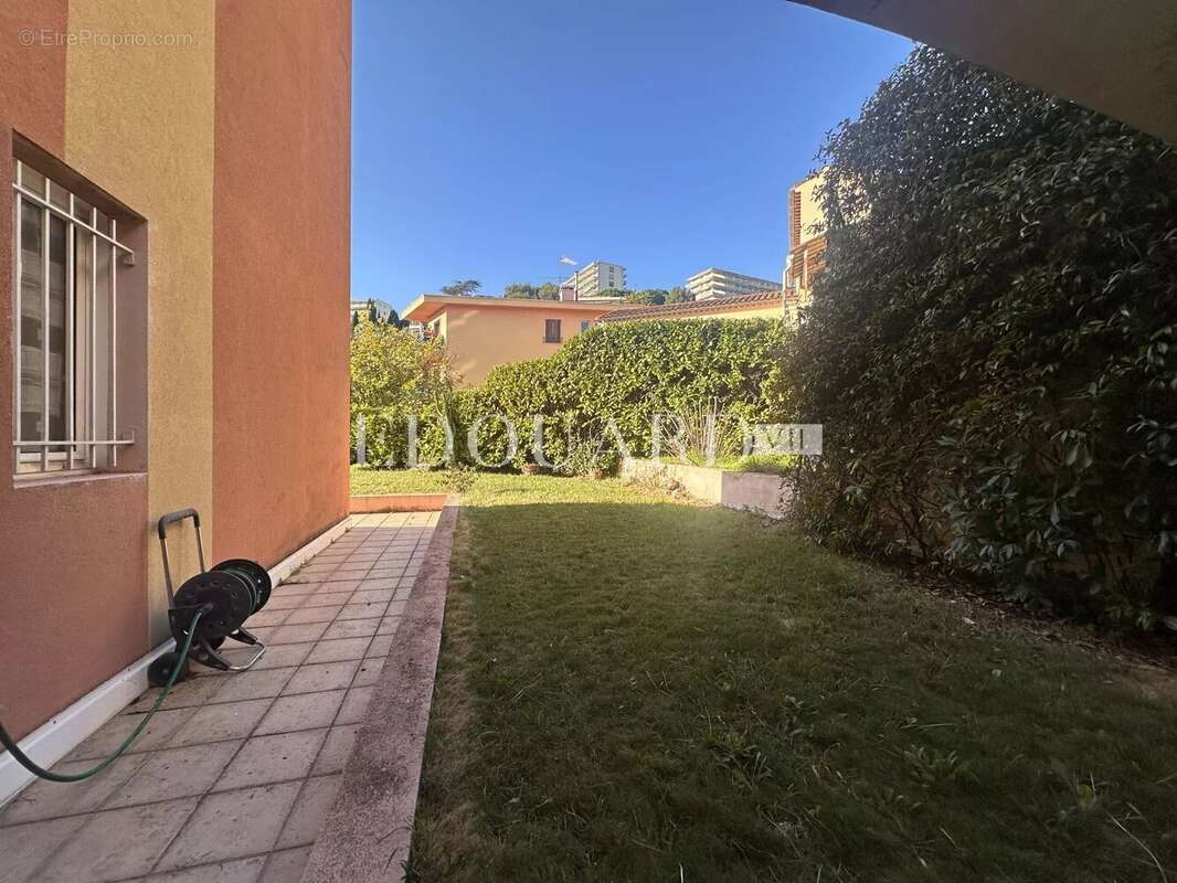 Appartement à ROQUEBRUNE-CAP-MARTIN