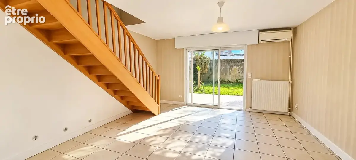 Exclusivite  : centre ville maison de ville avec terrasse et jardin ; - photo 4