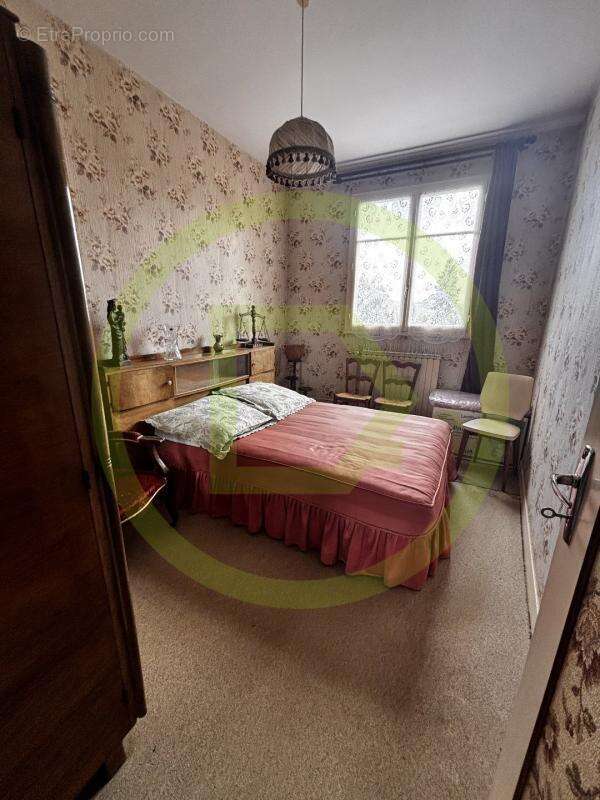 Maison à SAINT-MEDARD-LA-ROCHETTE