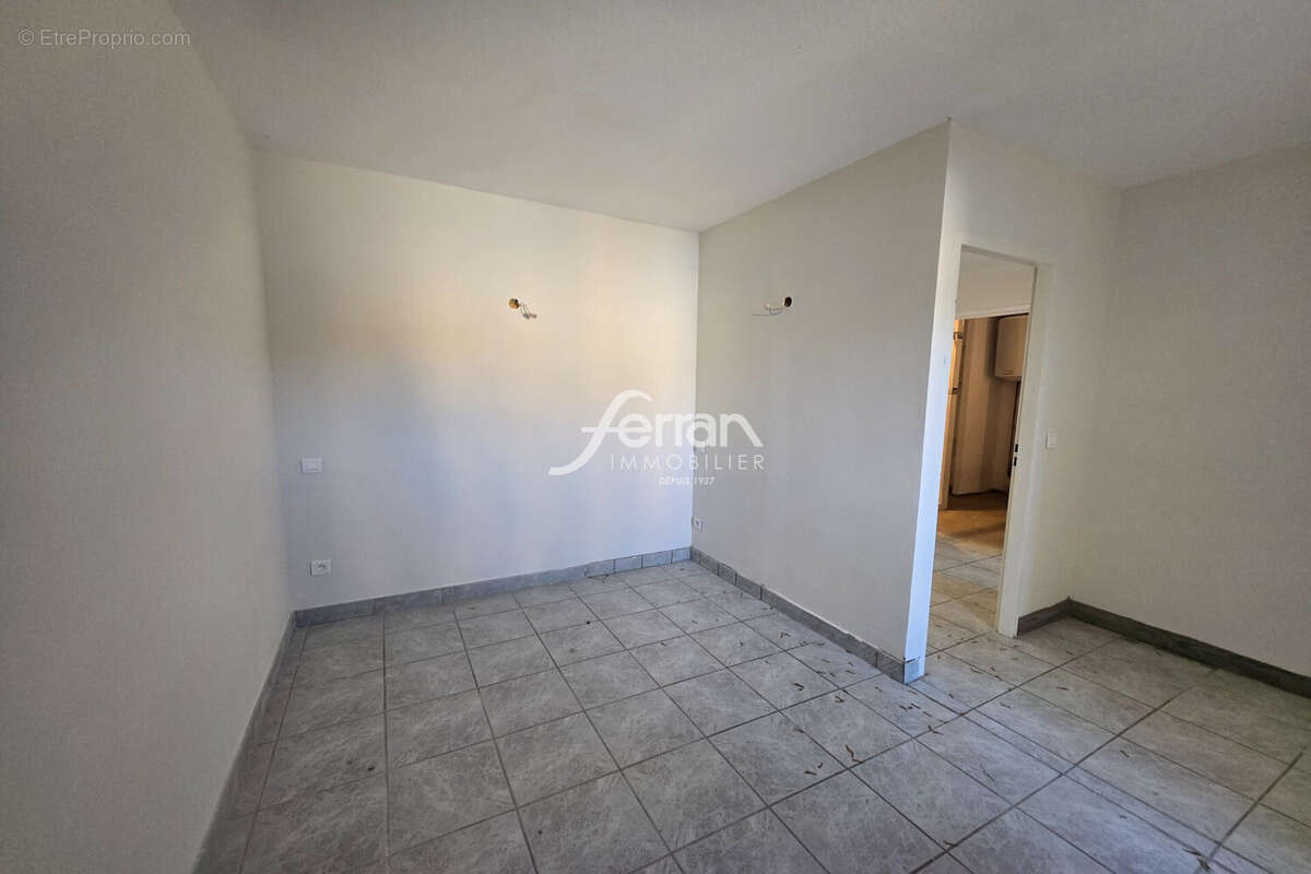 Appartement à SALERNES