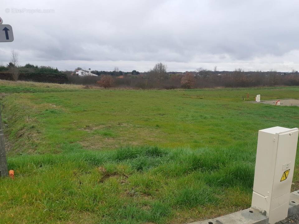 Terrain à FONBEAUZARD