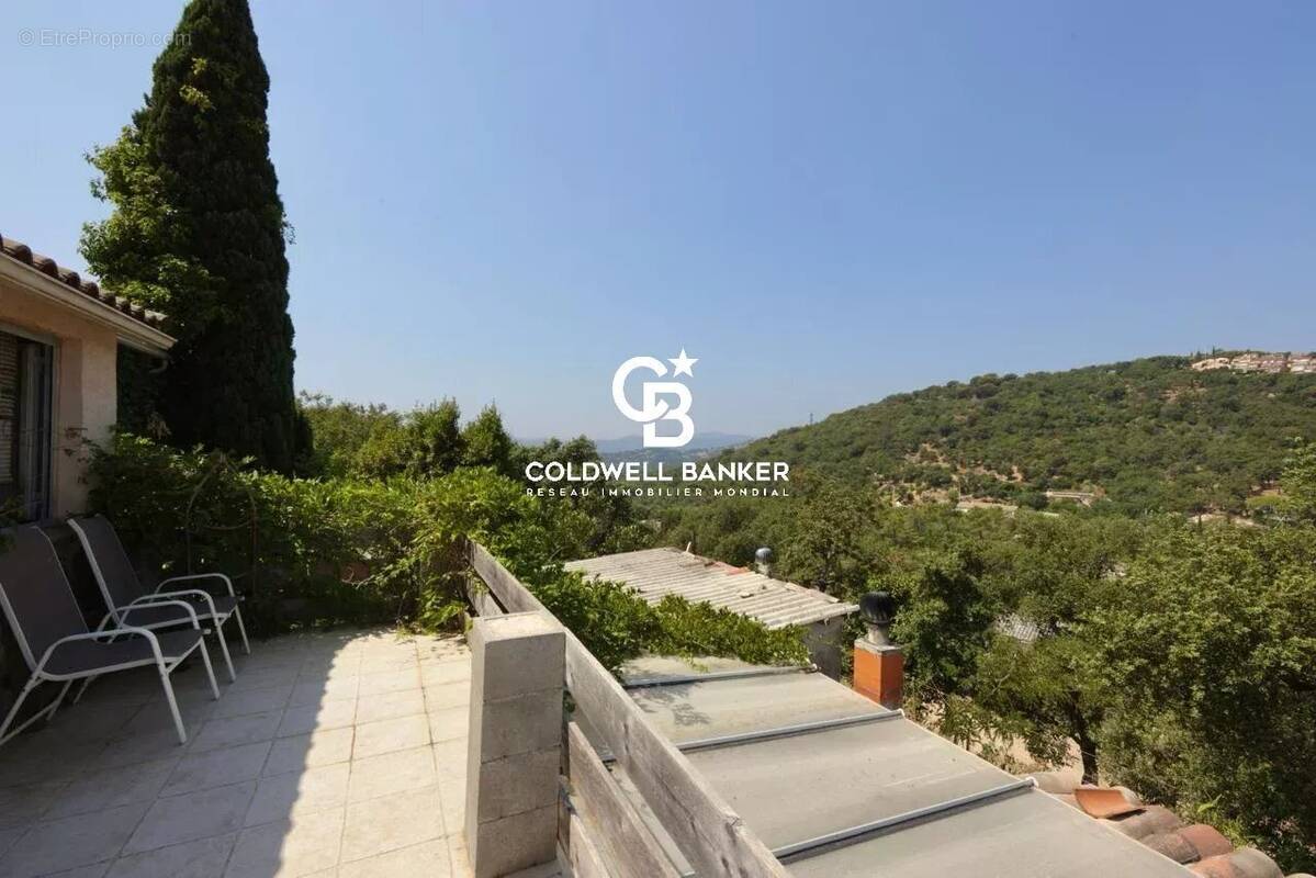Appartement à GRIMAUD
