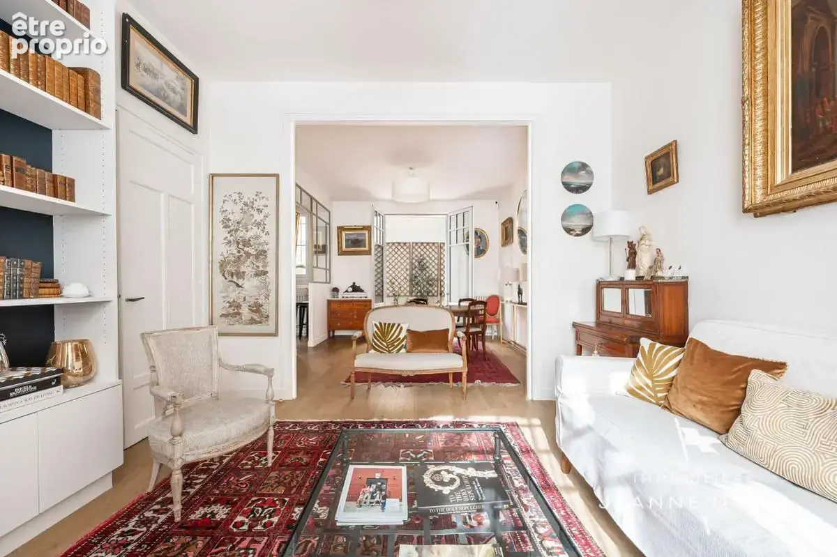 VERSAILLES - RIVE DROITE LES PRéS - Maison de ville 159 m²  - 8 pièces, 4 chambres - Dressing, Salle familiale dans Sous-sol Com - photo 2