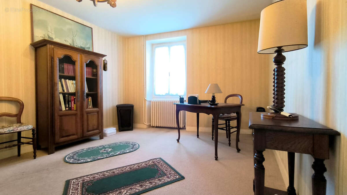 Maison de village plain-pied sur 2345 m2 - photo 3