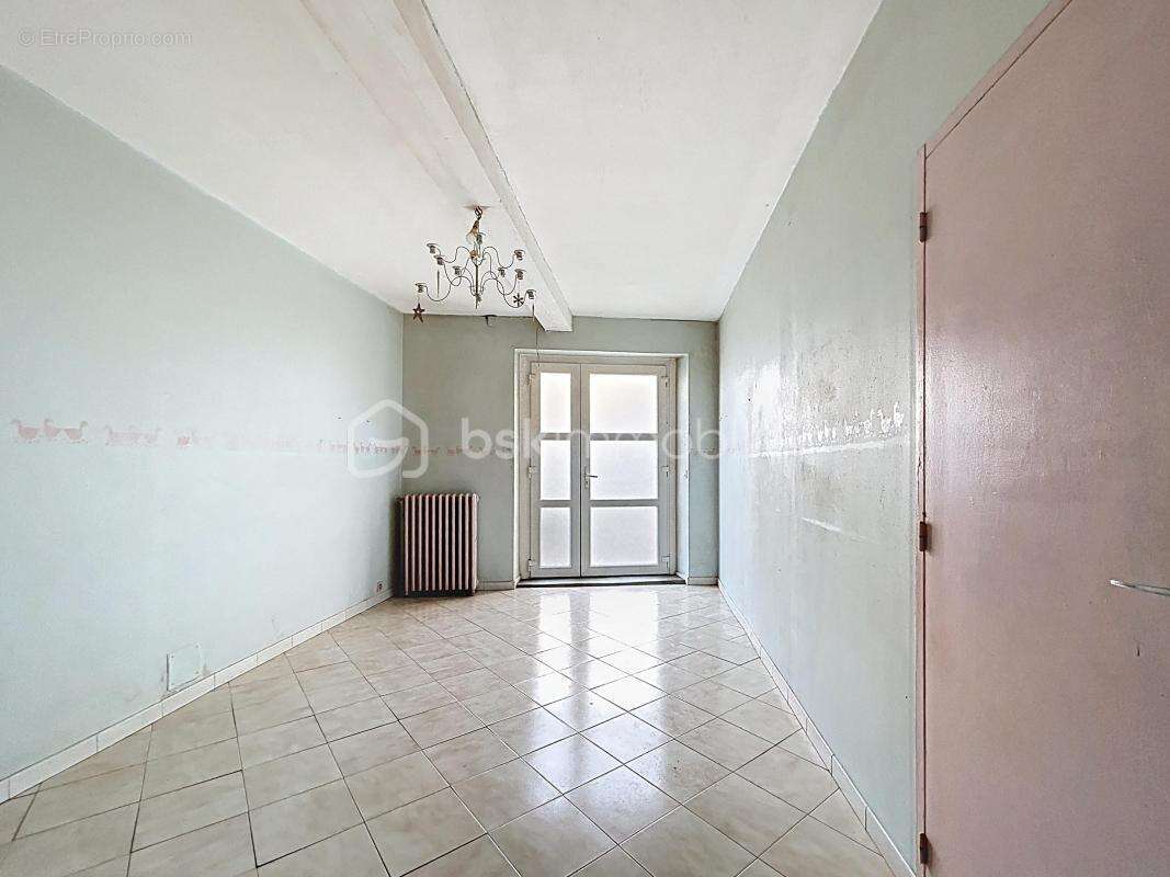 Maison à SAINT-JEAN-DE-BLAIGNAC