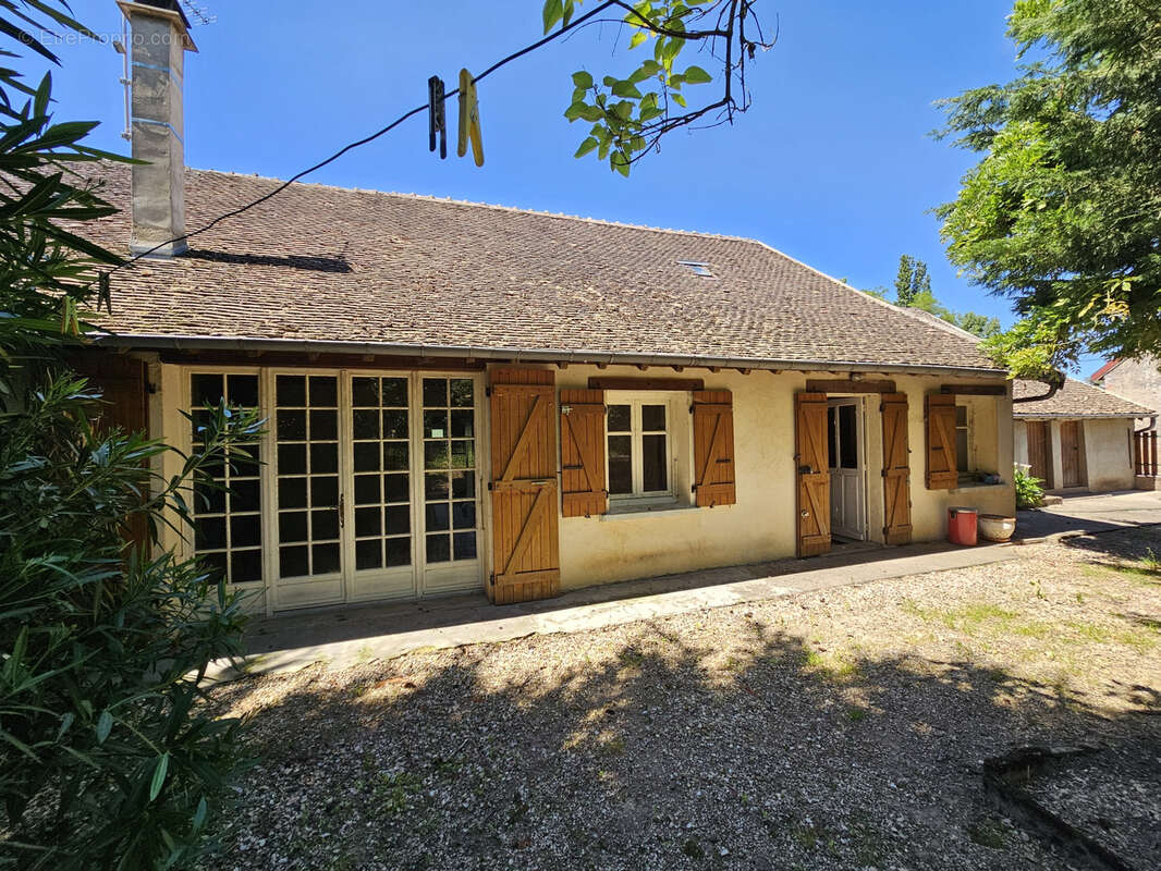 Maison à VERDUN-SUR-LE-DOUBS