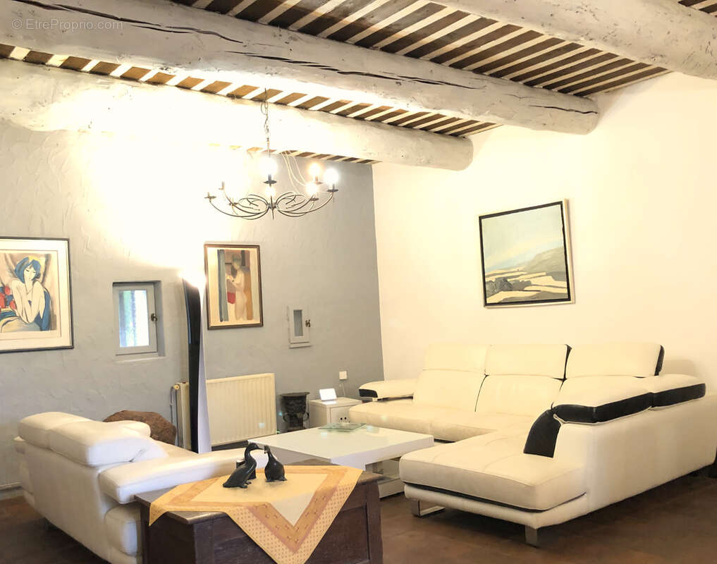 Maison à L'ISLE-SUR-LA-SORGUE