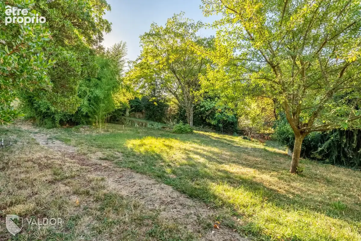 Genay centre - Maison familiale à créer - Jardin de 930 m² - photo 3
