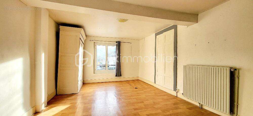 Maison à BEAUCROISSANT