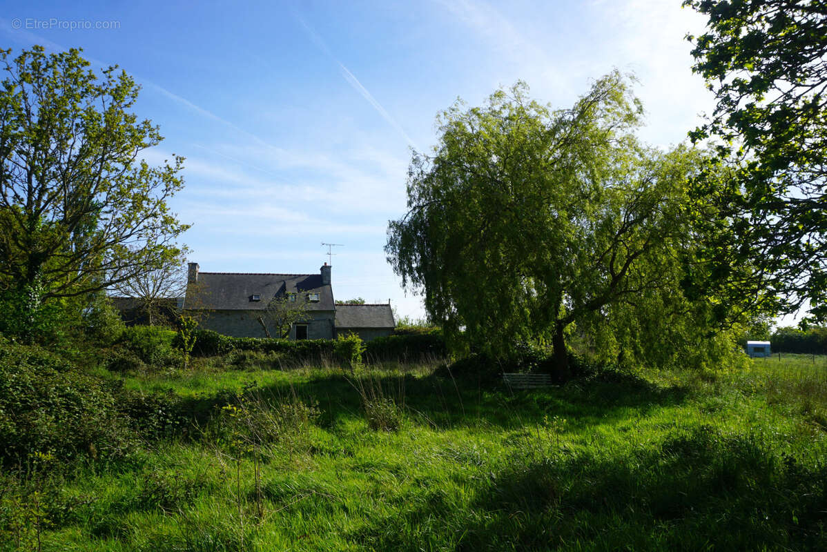 Maison à PLOURIVO
