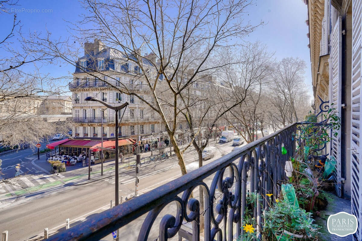 Appartement à PARIS-10E