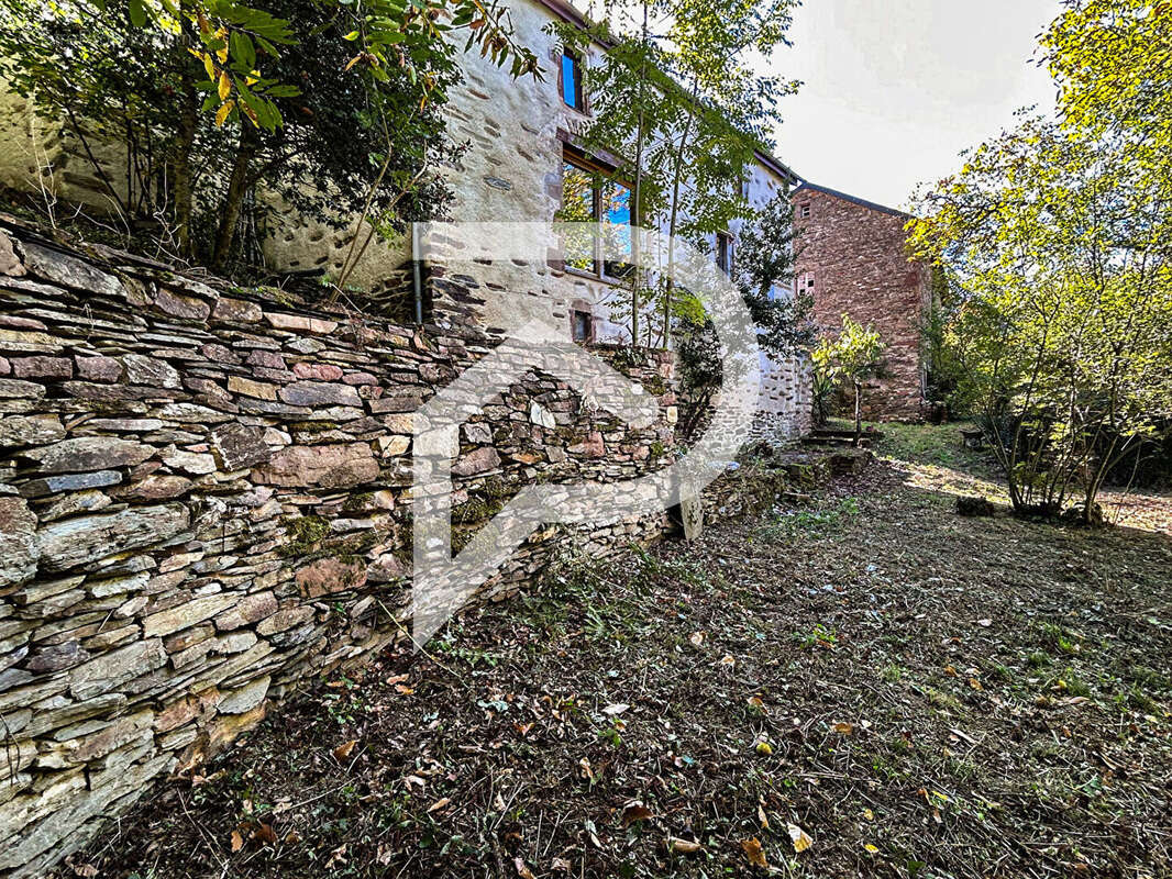 Maison à LAVAL-ROQUECEZIERE