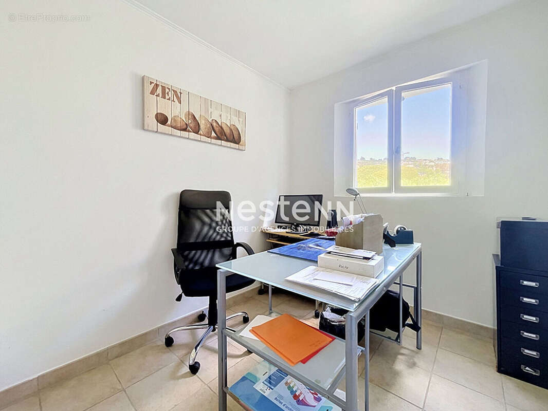 Golfe Juan - Maison 104m² - 5pièces - Garage - Calme - photo 11