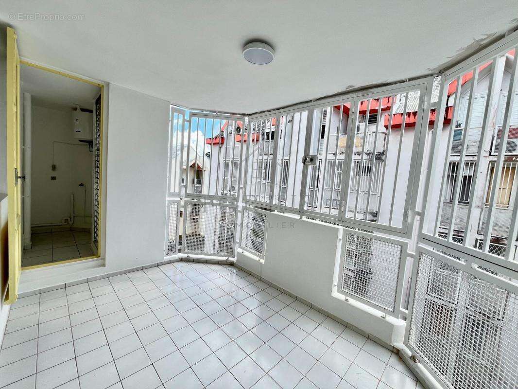 Appartement à LES ABYMES