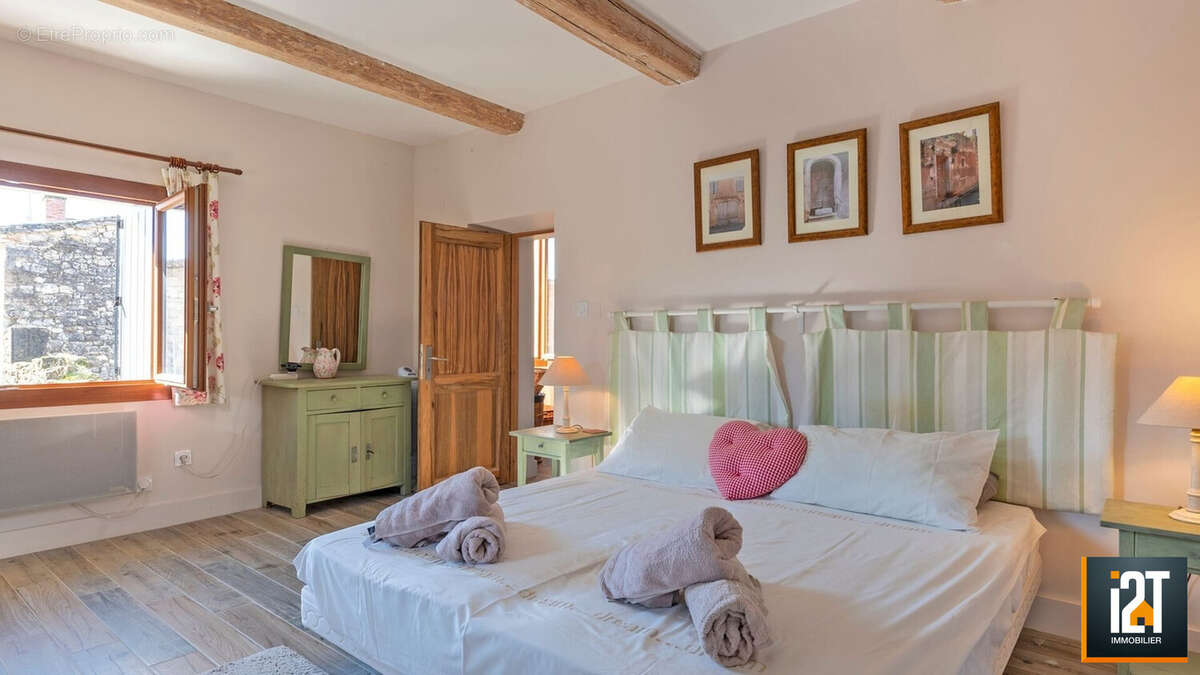 Maison à GARRIGUES-SAINTE-EULALIE