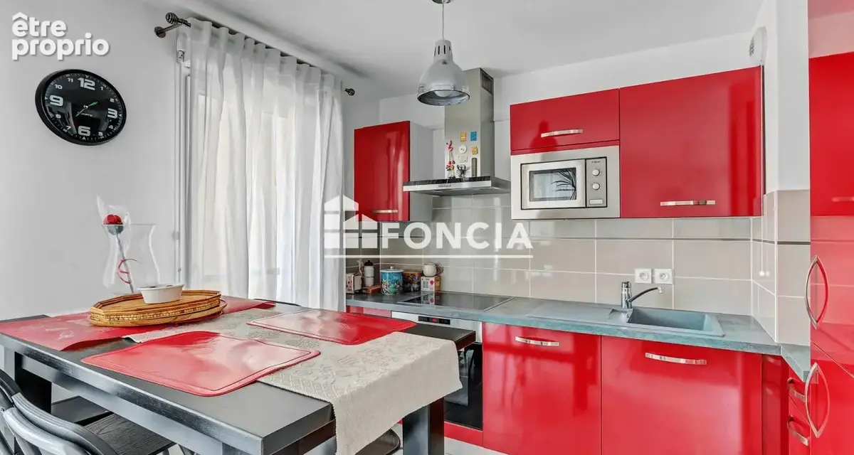 3 pièces de 58m2 Loi Carrez et 66m2 au sol avec loggia, au 1er étage avec ascenseur, 1 box, immeuble de 2013 dont 260 € de charg - photo 9