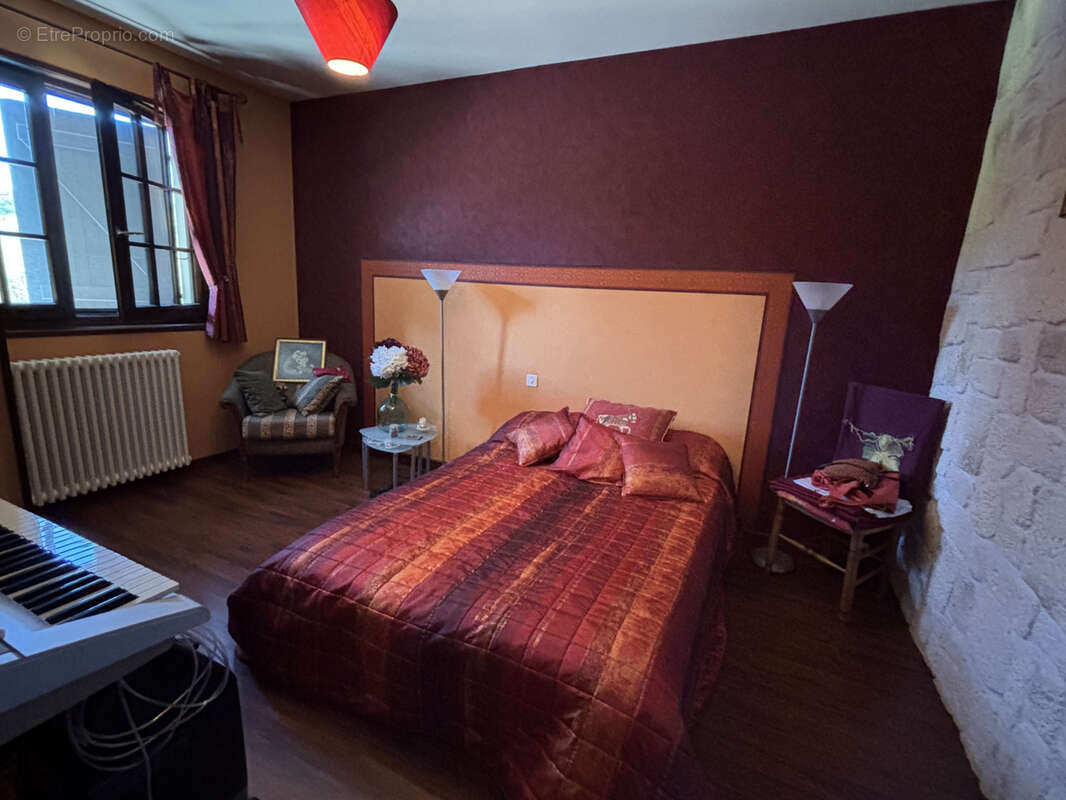 Maison à LA CHARMEE