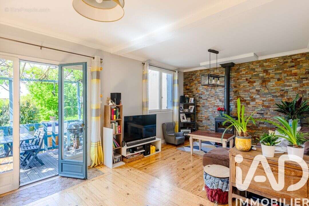 Photo 4 - Maison à MONTIGNY-LES-CORMEILLES