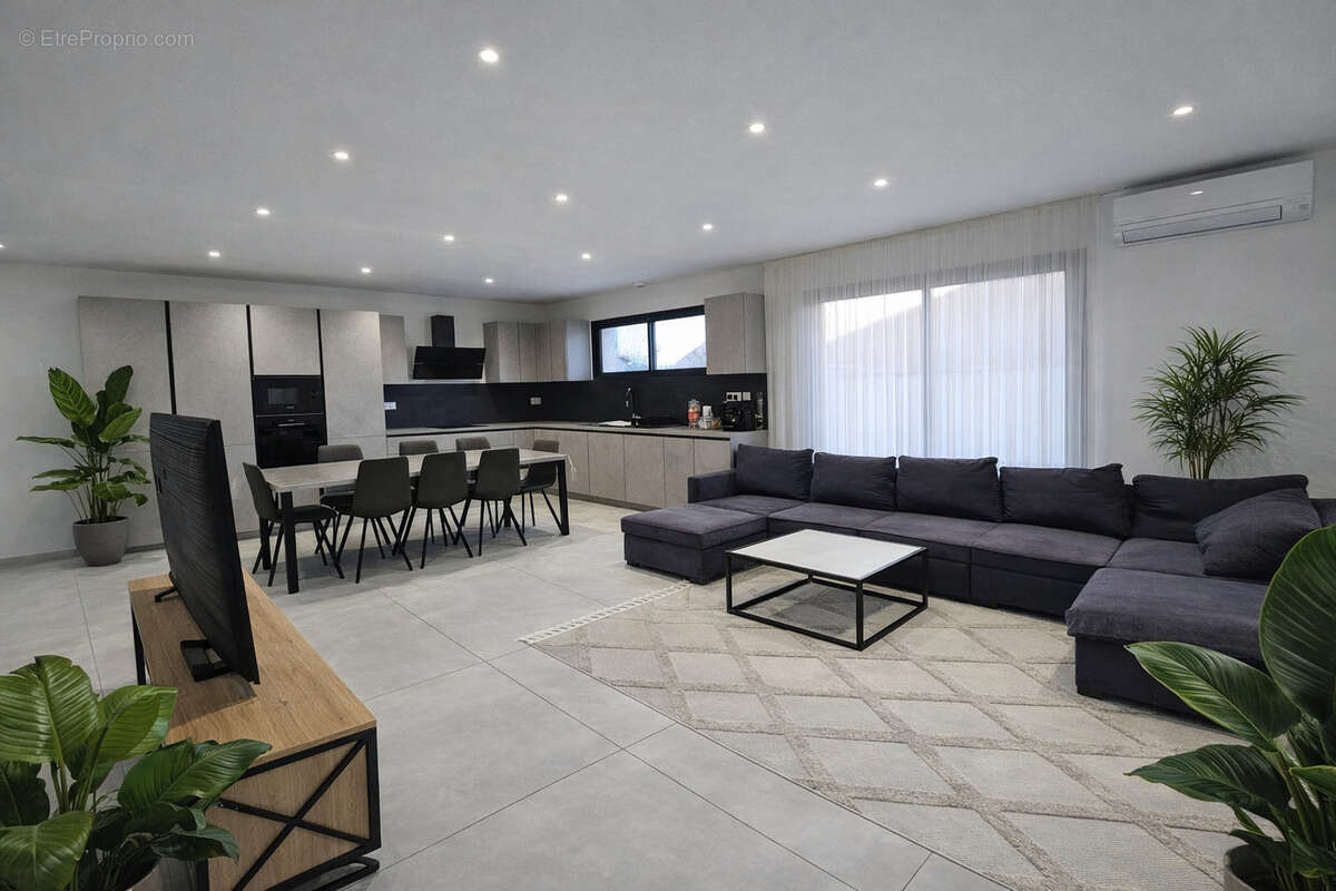 Maison à SAINT-MAURICE-L'EXIL