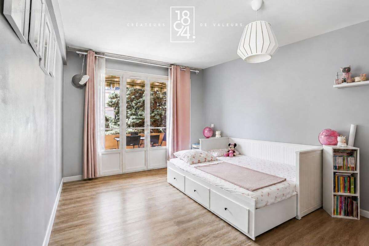 Appartement à LYON-8E