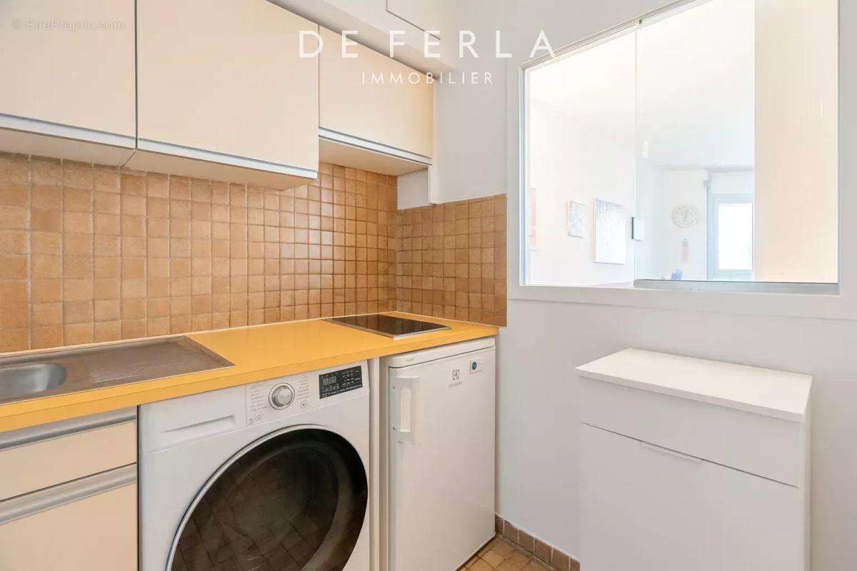 Appartement à PARIS-14E