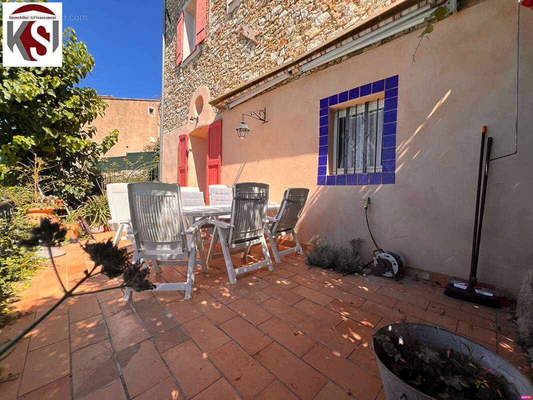 Maison à SEILLONS-SOURCE-D'ARGENS