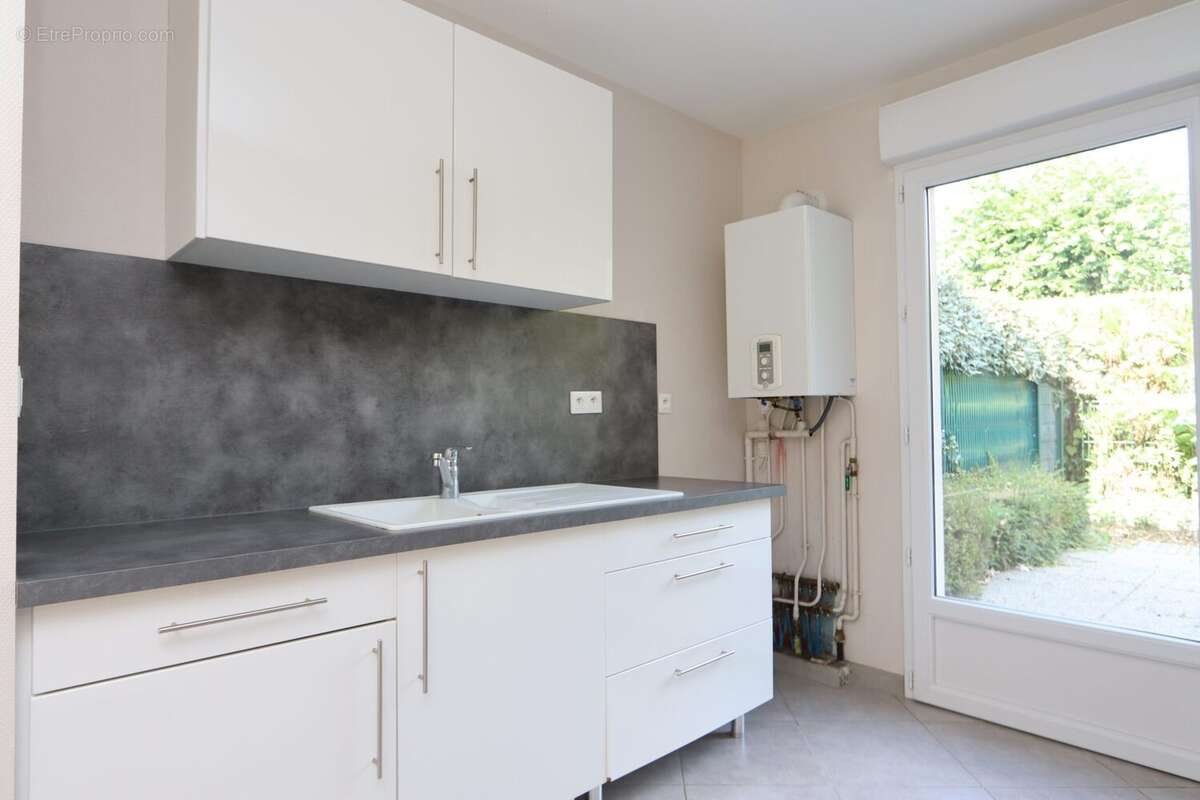 Maison à SAINT-JEAN-DE-BRAYE