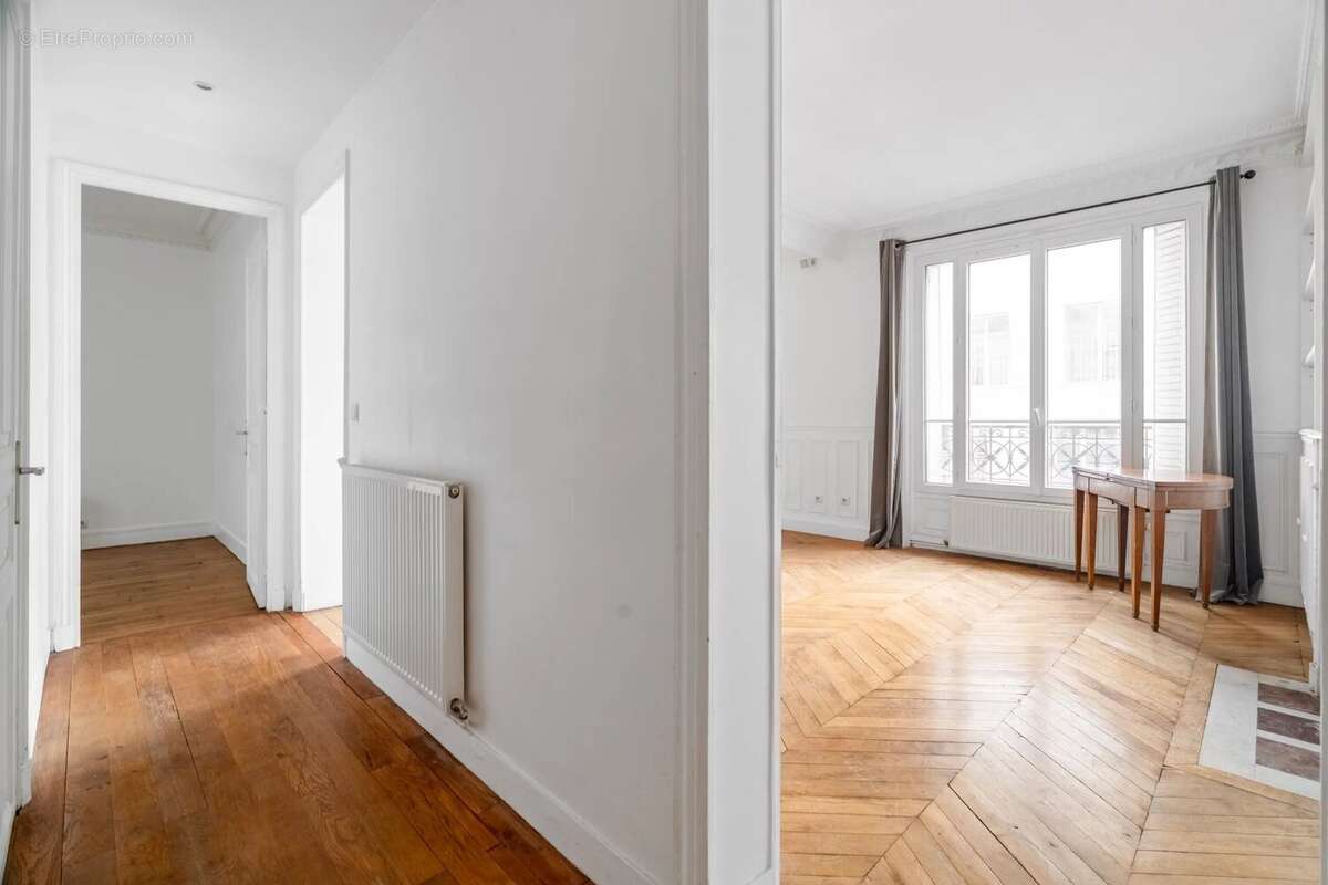 Appartement à PARIS-17E