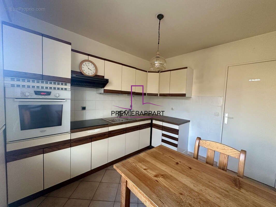 Appartement à HOUILLES