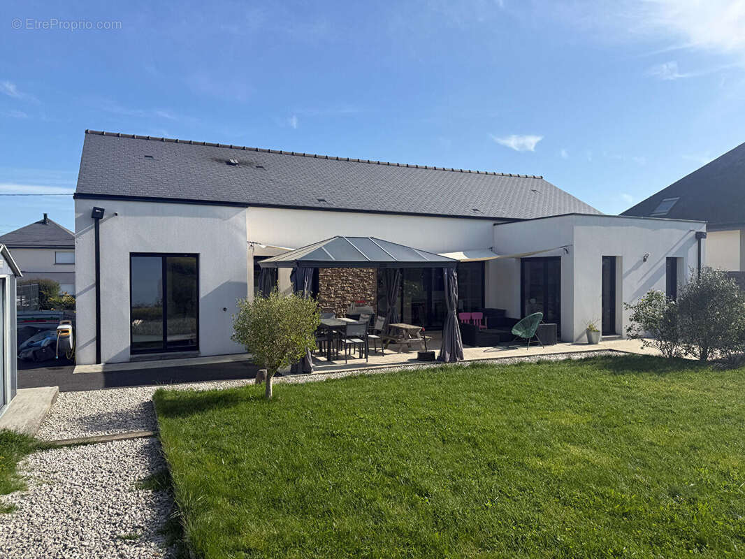 Maison à LANVALLAY