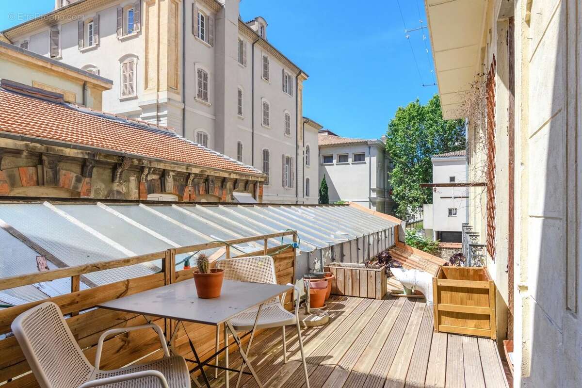 Appartement à MARSEILLE-1E