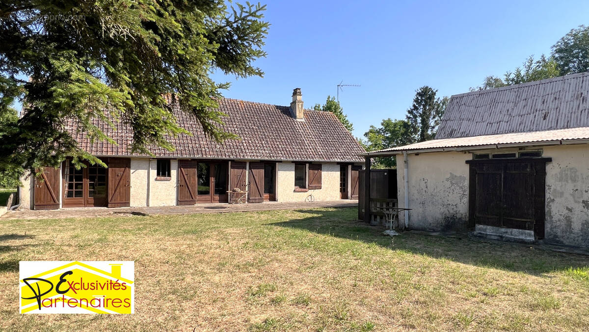Maison à LIGNEROLLES