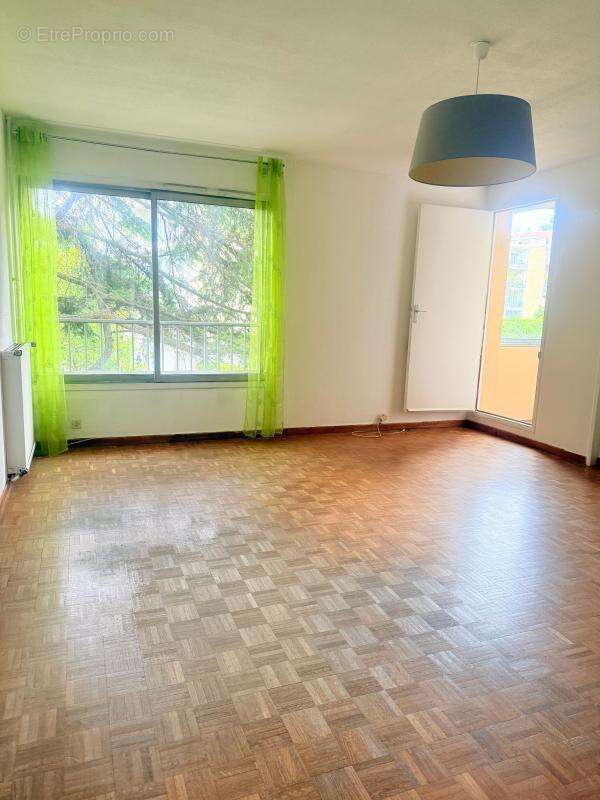 A vendre - appartement - t3 - loggia - cave - photo 2