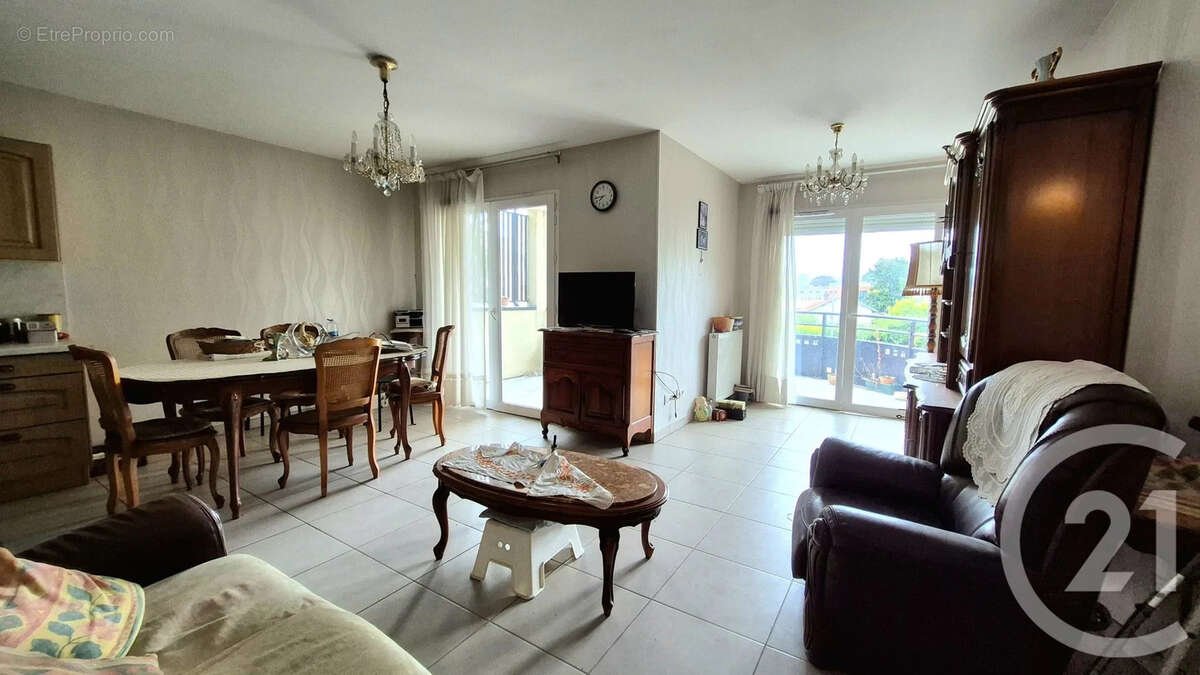 Appartement à FONTAINE