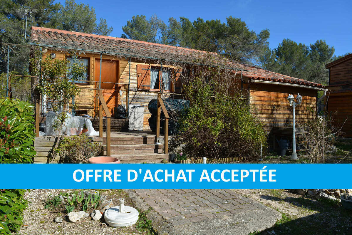 Maison à LE CASTELLET