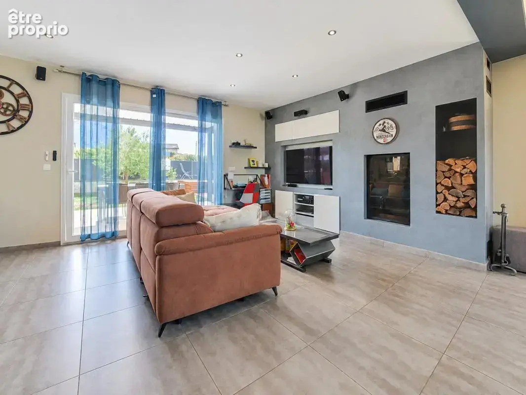 Maison - 3 Chambres - Garage - 2 Terrasses - Pergola - Cuisine extérieure - Piscine - Jardin - Au cœur du village - photo 11