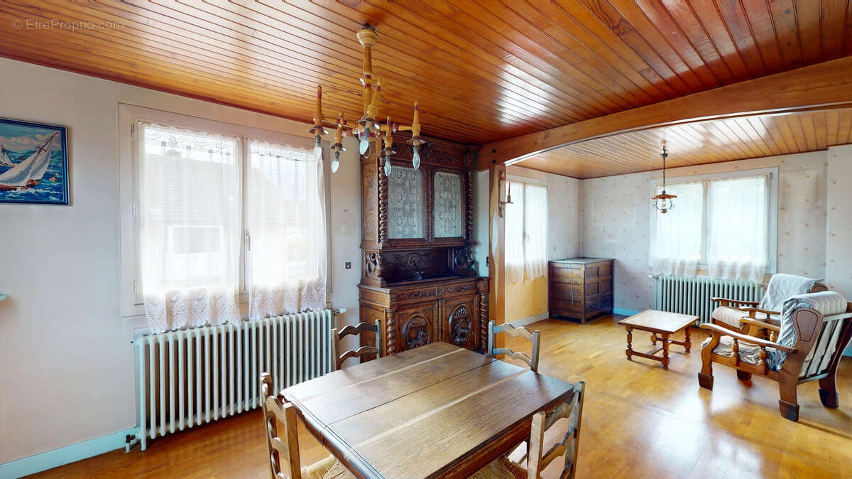 Maison à SAINT-LUPICIN