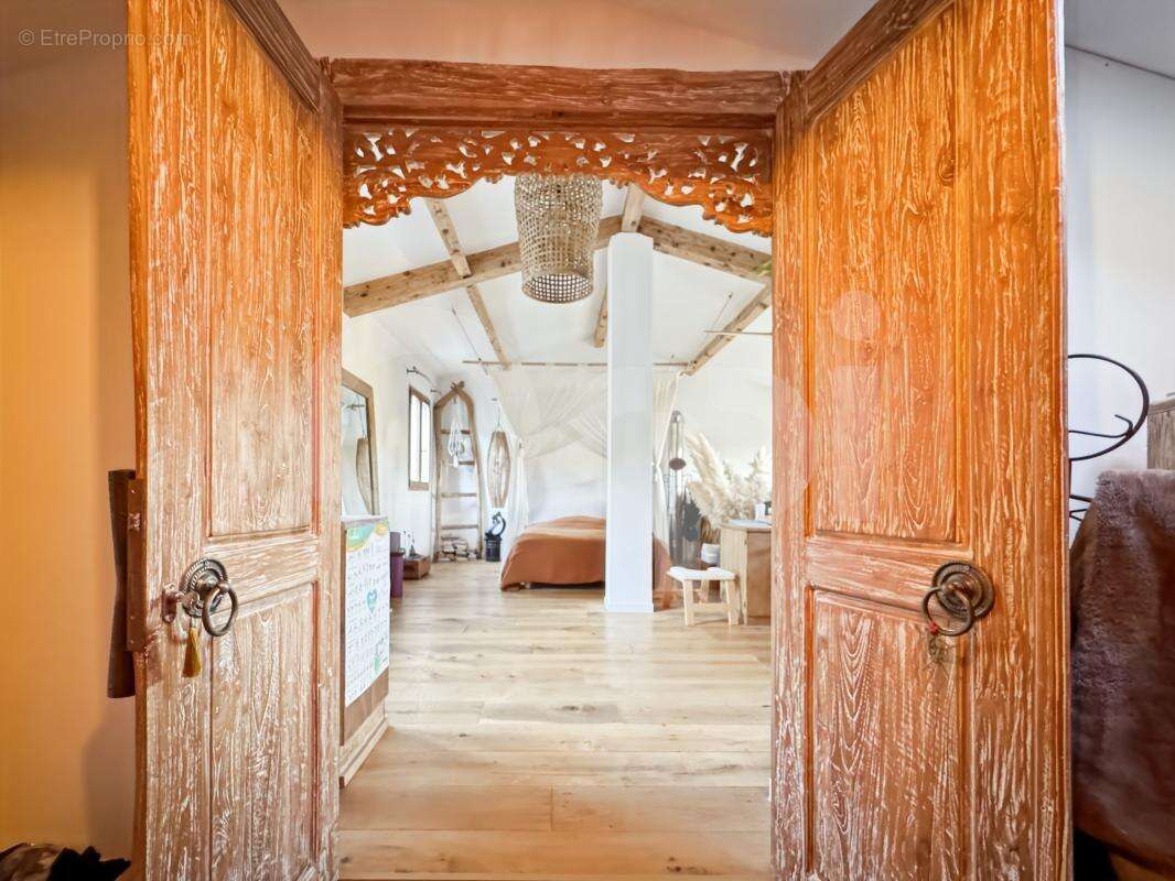 Maison à LA LONDE-LES-MAURES