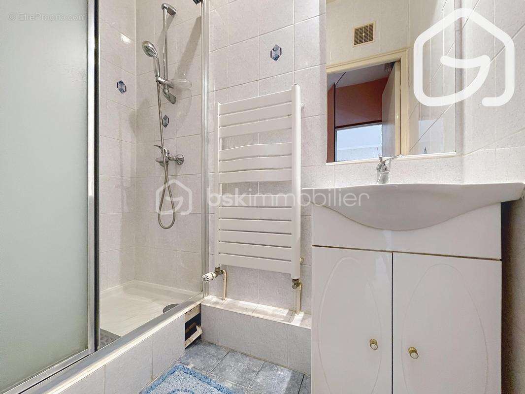 Maison à SAINT-ETIENNE-DU-ROUVRAY