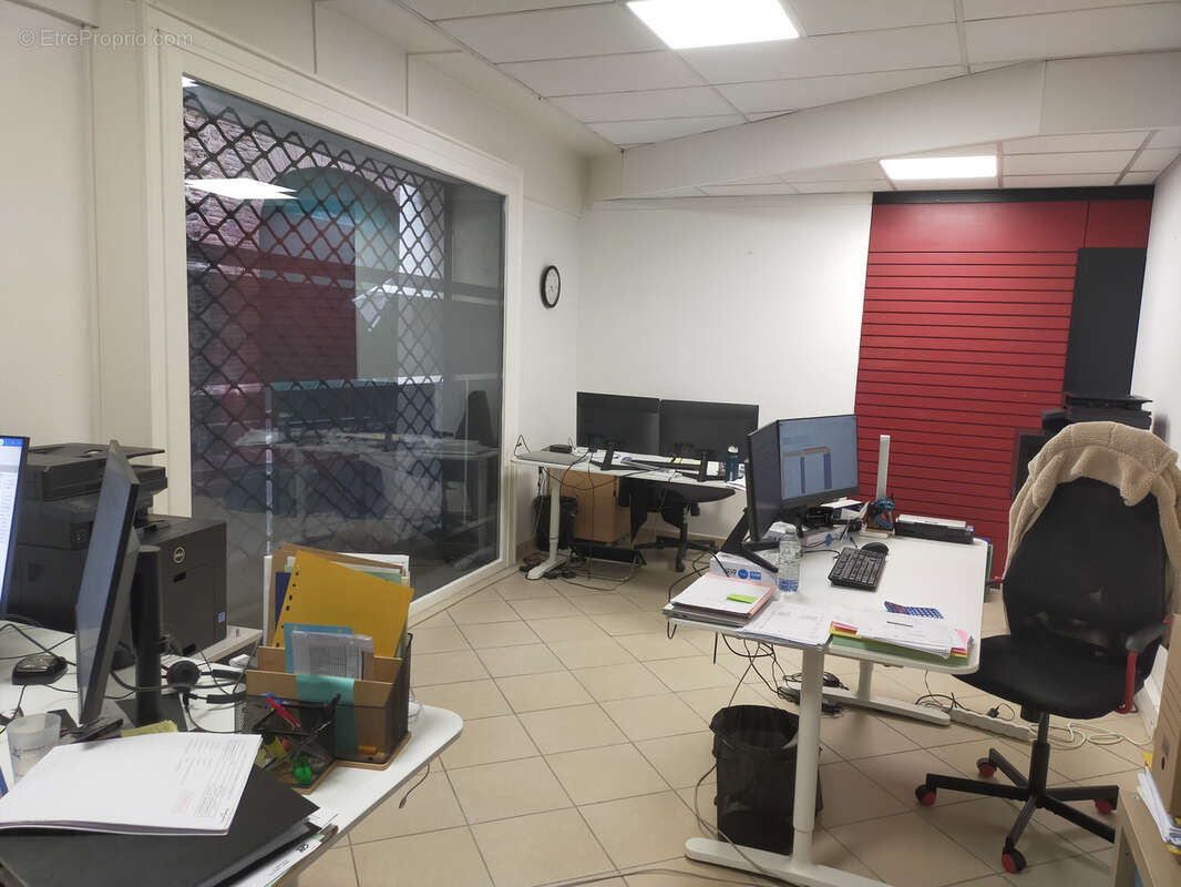 CARMES - Local professionnel de 109m2 avec une cave de 81m2 - 700 000 € - photo 5